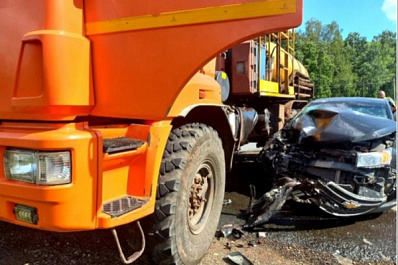 В Самарской области в ДТП с КамАЗом пострадали три женщины
