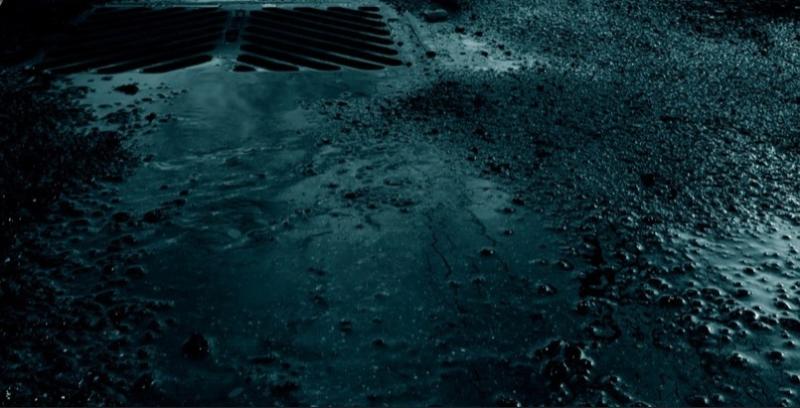 24 ноября в Куйбышевском районе Самары дорожники повредили напорный коллектор