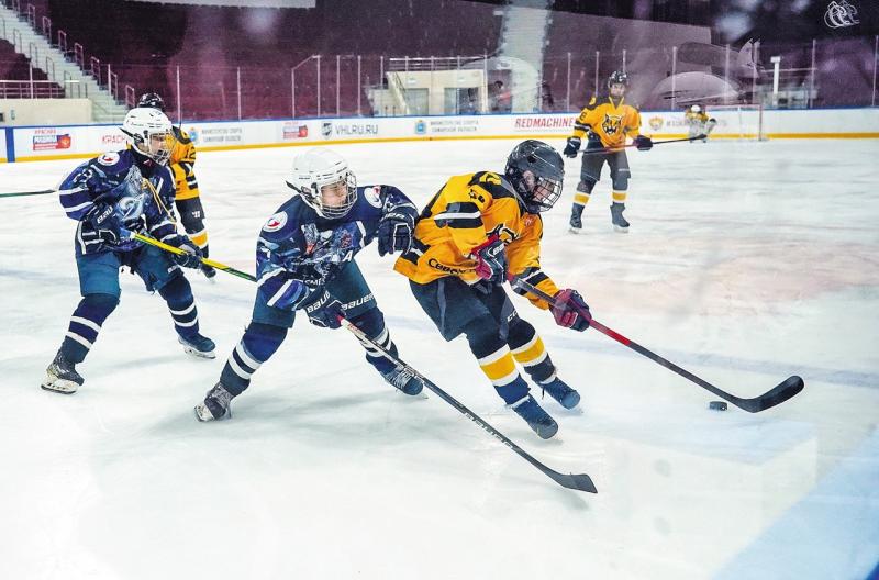 В Самаре проходят всероссийские соревнования по хоккею среди юношей