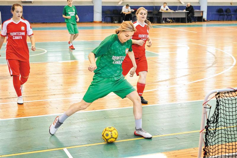 Трое на трое и лежачий вратарь: в Самаре развивают новый вид спорта