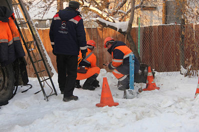 В Самаре коммунальщики размораживают водоразборные колонки