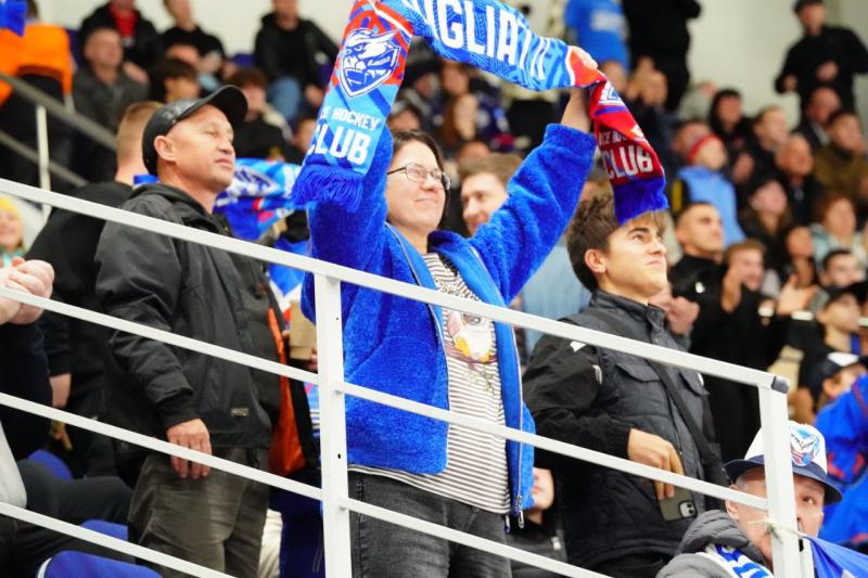 Губернатор Вячеслав Федорищев поздравил ХК "Лада" с победой