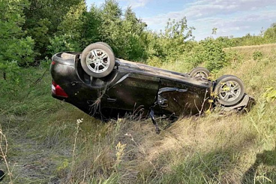 В Самарской области 24 июля погиб водитель перевернувшегося в кювет Renault Logan