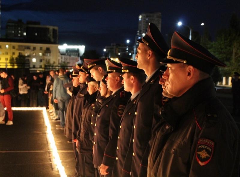 Сотрудники полиции приняли участие в памятных мероприятиях 22 июня