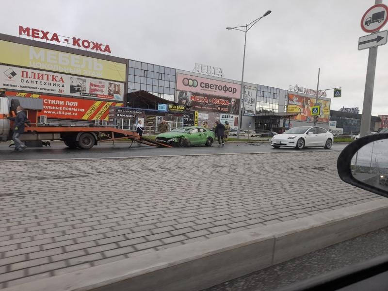 В Самаре на Московском шоссе у "Авто Молла" перевернулась "Ауди"