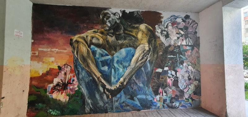 Мировые шедевры в самарском дворе: автор картин на улице Ставропольской рассказала об их создании