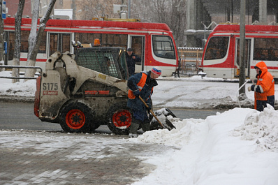 В Самаре по просьбам горожан коммунальщики очистили тротуары от наледи и снега 