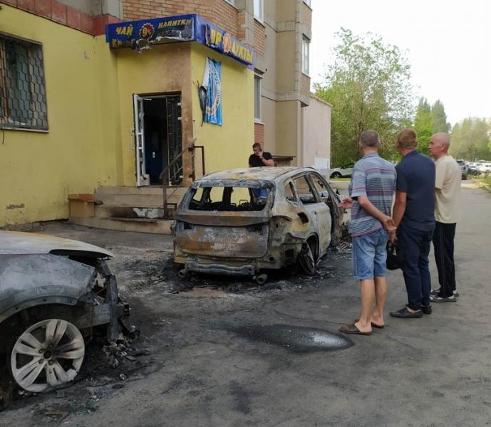 В Самаре огонь уничтожил две иномарки и повредил третью на ул. Ново-Вокзальной