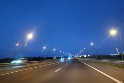 На трассе "Новокуйбышевск – Речников" подключили улично-дорожное освещение