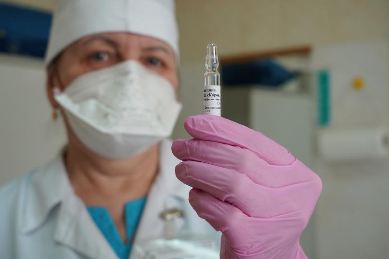 Дмитрий Песков заявил об отсутствии в стране дефицита вакцин от COVID-19