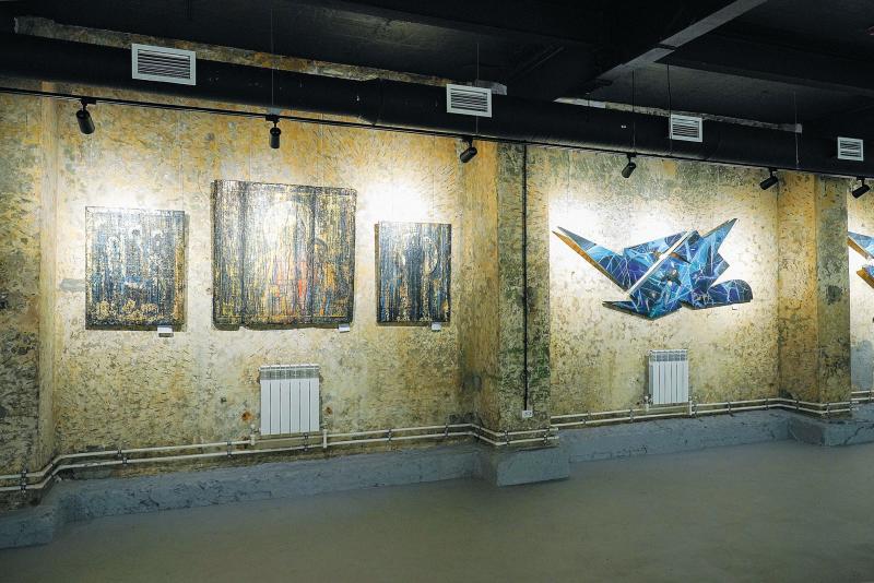 От цветовых пятен до скрытых символов: в Самаре представили клубный формат выставки