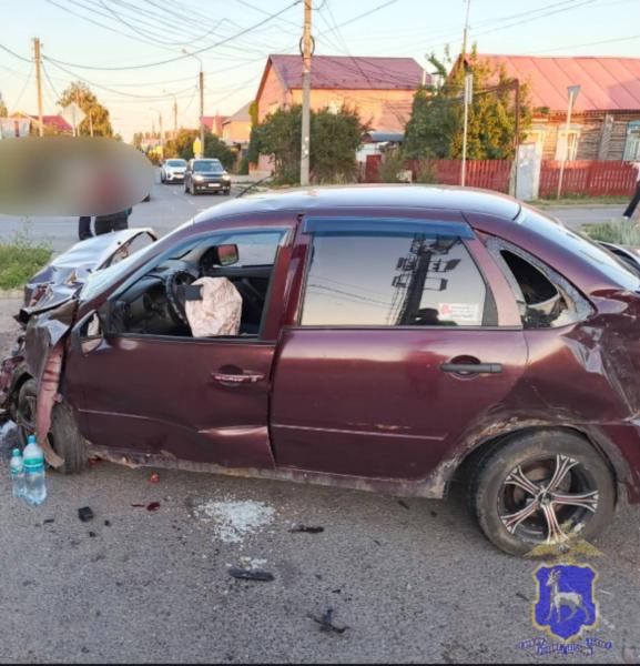 В Самаре мотоциклист врезался во встречный Peugeot