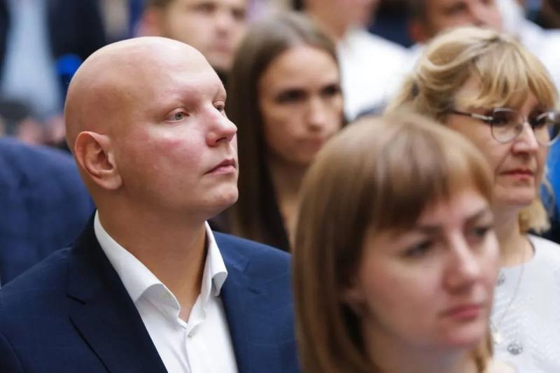 Губернатор Вячеслав Федорищев отметил наградами одних из лучших сотрудников отрасли дорожного хозяйства