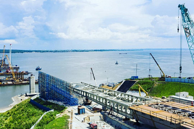 В Самарской области завершили надвижку первого пролета моста через Волгу