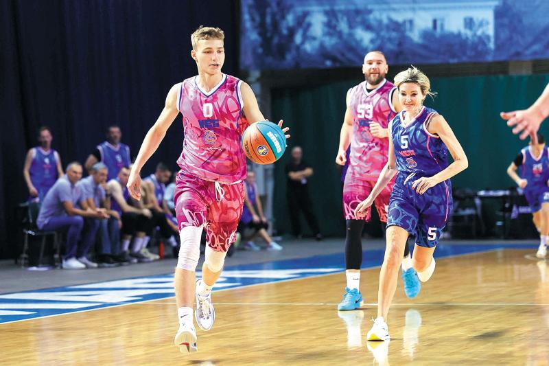 Баскетболисты "Самары" провели матч с болельщиками