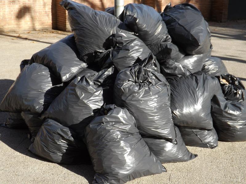 Жителям Южного города помогли убрать мусор во дворе при содействии системы "Инцидент Менеджмент"