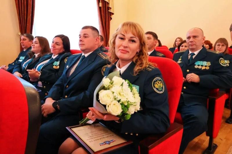 В Самаре Вячеслав Федорищев вручил награды сотрудникам приволжского таможенного управления