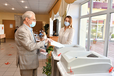 Почетный житель Самарской области Алексей Родионов проголосовал по поправкам в Конституцию