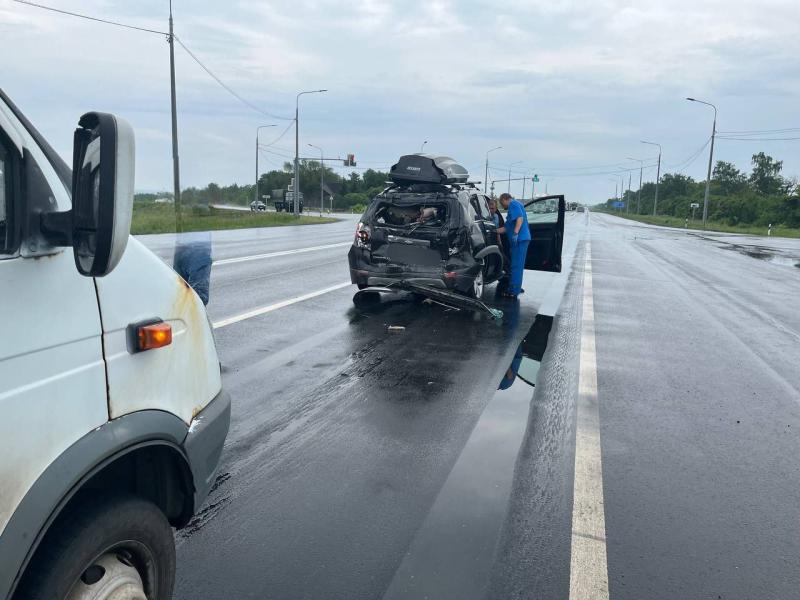 В Самарской области на трассе груженая фура въехала в Chevrolet Captiva