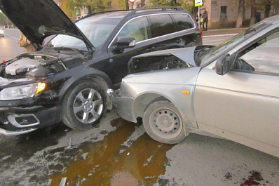 В Чапаевске "Приора" протаранила иномарку
