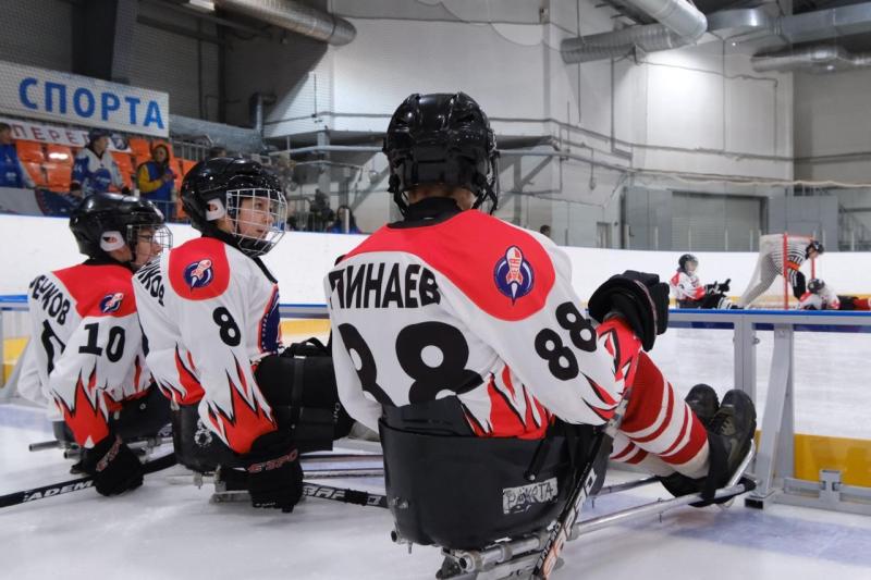 В Самаре проходит межрегиональный детский турнир по следж-хоккею