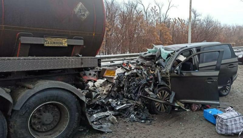 В страшной аварии на трассе М5 под Тольятти погибла семья из Москвы