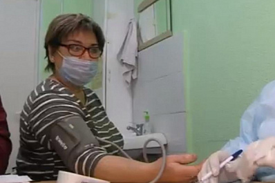 В Самаре пожилых вакцинируют от коронавируса и гриппа