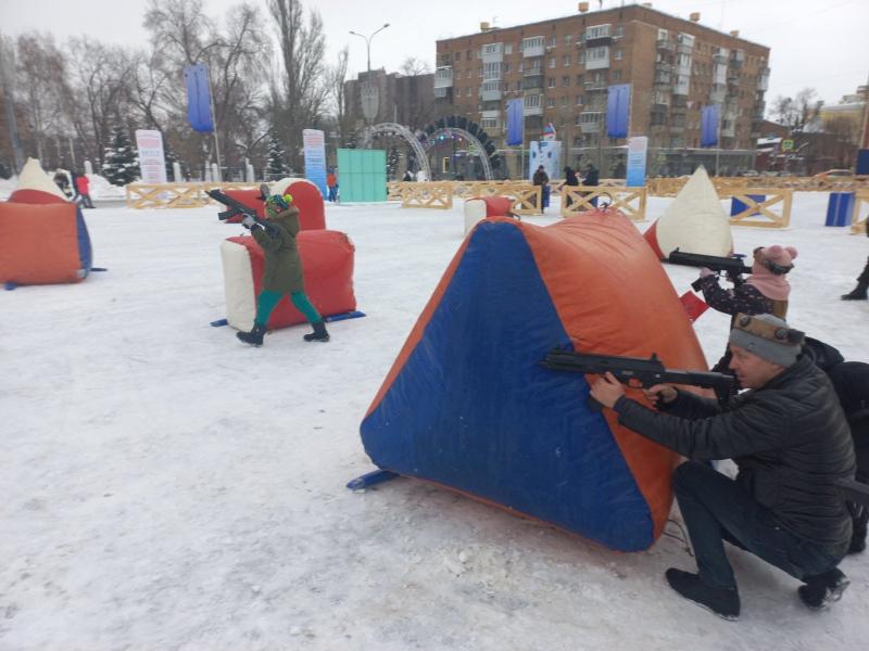"Зимние забавы" открылись на площади Куйбышева в Самаре со 2 января 2022 года