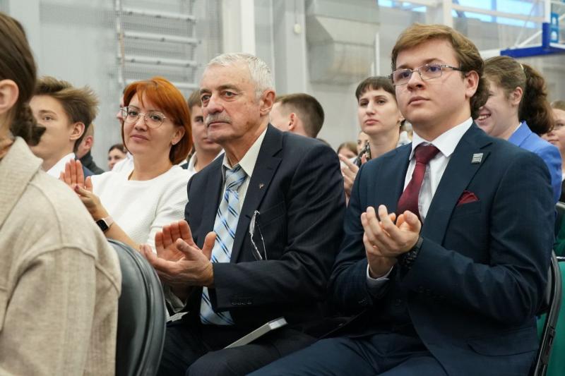 Вячеслав Федорищев встретился с легендарными спортсменами региона, тренерами и молодыми талантами  