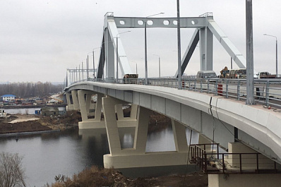 Дмитрий Азаров проинспектировал строительство Фрунзенского моста