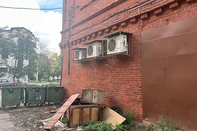 Самарцы пожаловались на скопившийся мусор у домов Севастопольского переулка