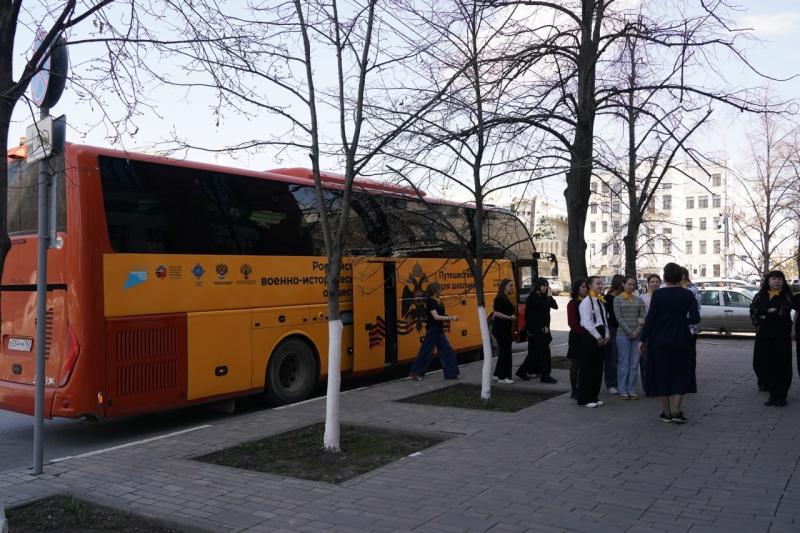 Куда ведут "Дороги Победы": для молодежи в Самарской области проводят экскурсии