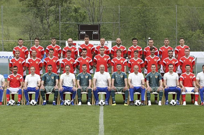 Сборная России по футболу прилетела в Самару