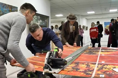 Провокационный перфоманс: в тольяттинском музее распилили картину на части