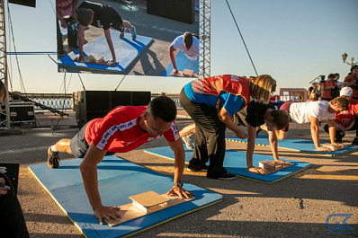 В Самаре в День физкультурника вручали награды и состязались в ГТО
