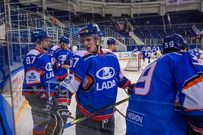 Хоккейная "Лада" отдала четырех игроков в ЦСК ВВС