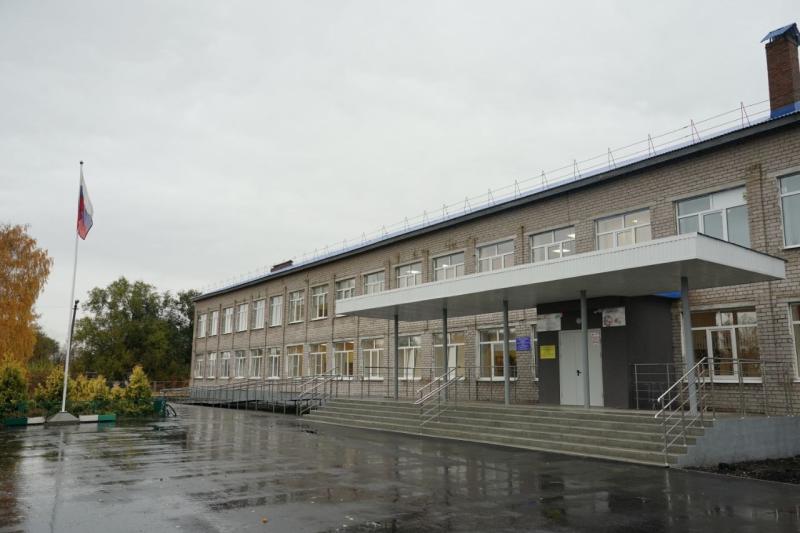 Образование, спорт и кадровые решения: Вячеслав Федорищев оценил работу социальных объектов в Кинельском районе