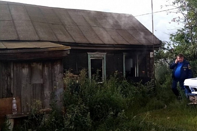 Не дали огню распространиться: в Самарской области загорелся частный дом