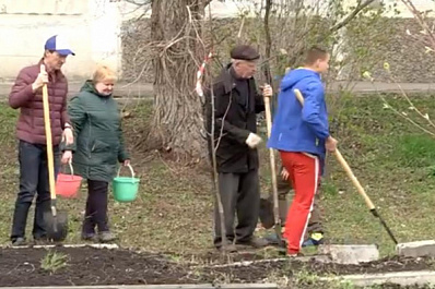 Жители Самары озеленили территорию Советского района