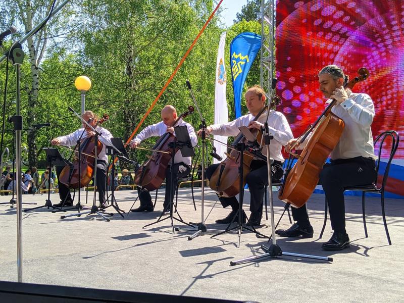 В Тольятти отметили День солидарности трудящихся в духе патриотизма