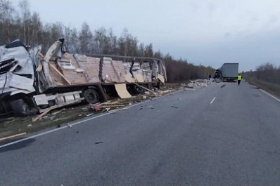 В Самарской области 18 апреля после столкновения двух большегрузов погиб мужчина