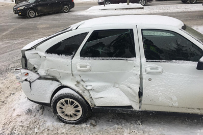 "Приора" устроила в Самаре ДТП с автобусом, в котором было 20 пассажиров 
