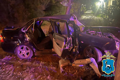 В Самарской области столкнулись два молодых водителя на "Приорах"