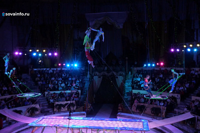 Дети участников спецоперации посетили тропическое шоу в Самарском цирке