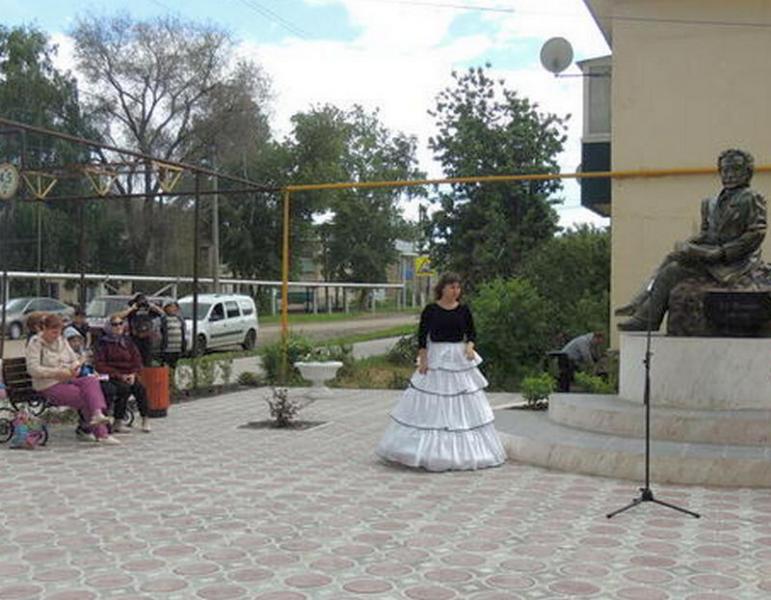 В Безенчуке появился памятник Александру Пушкину 