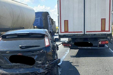 На трассе в Самарской области 25 июля в массовом ДТП с фурами пострадала женщина