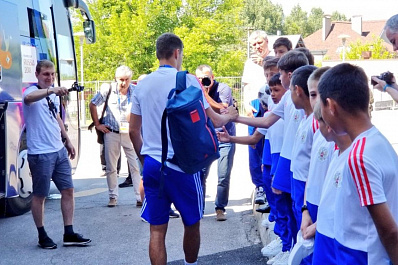 Сборная России по футболу отправилась на первую тренировку в Самаре