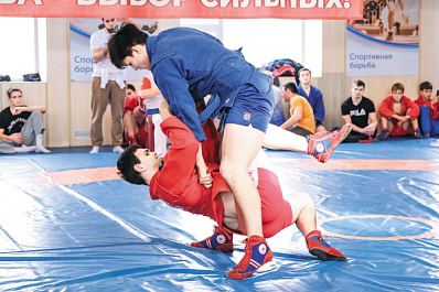 На ковре – чемпионы: в Самарской области сформировали сборную региона по самбо