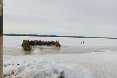 "Пытались найти выход на берег": самарцы продолжают ходить по Волге, несмотря на запрет