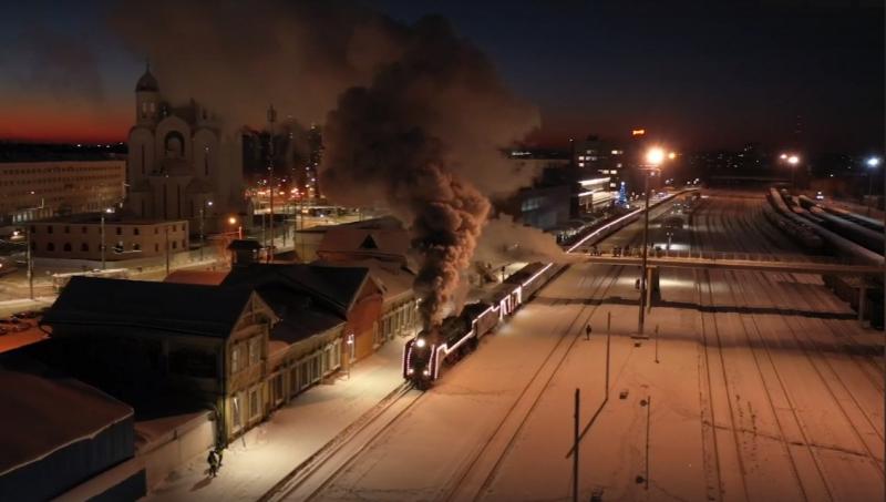 Главный Дед Мороз России готовится к путешествию на новогоднем поезде, который презентовали в Москве